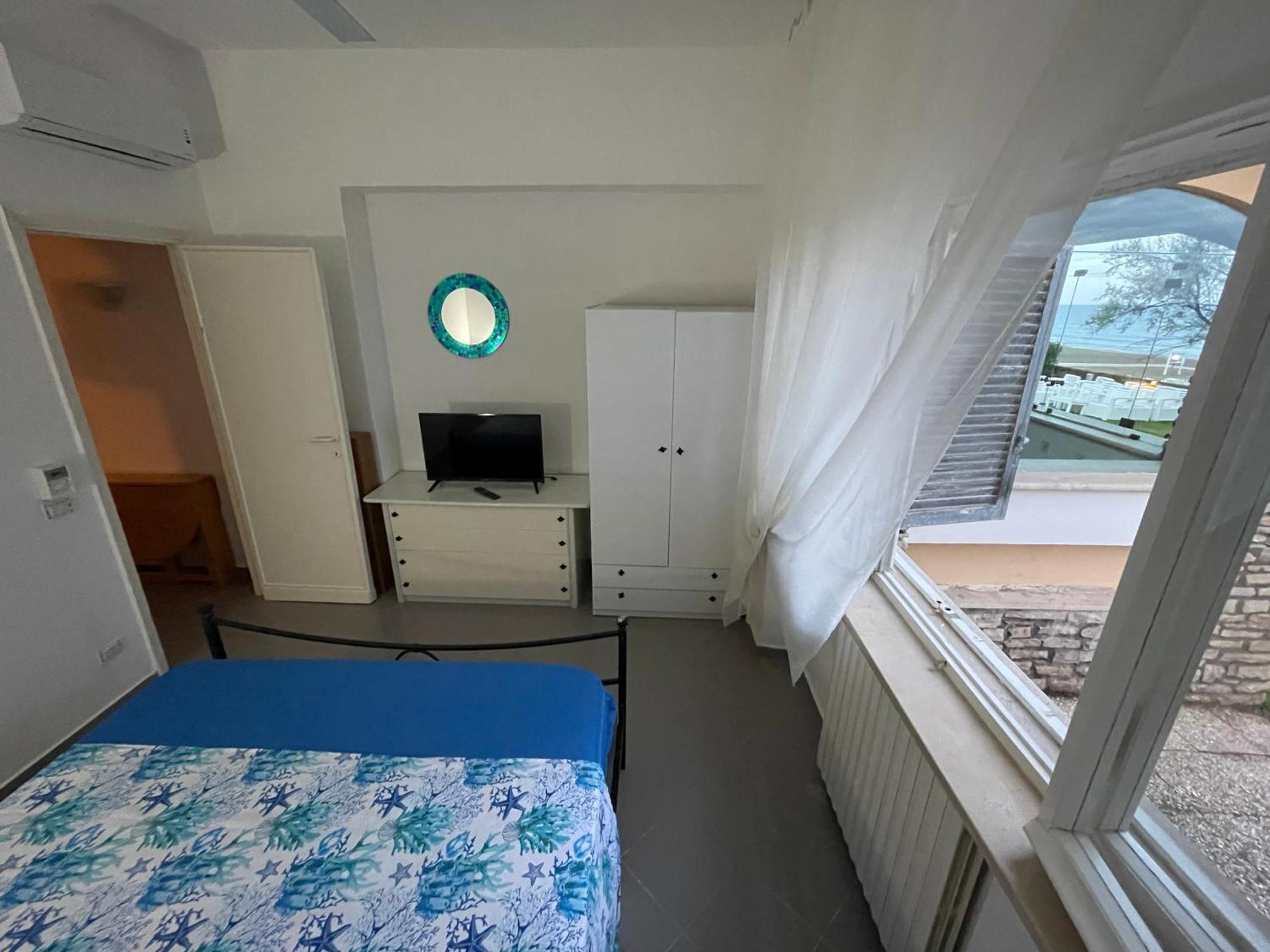 Villa Paonessa Lido Di Fondi Room photo